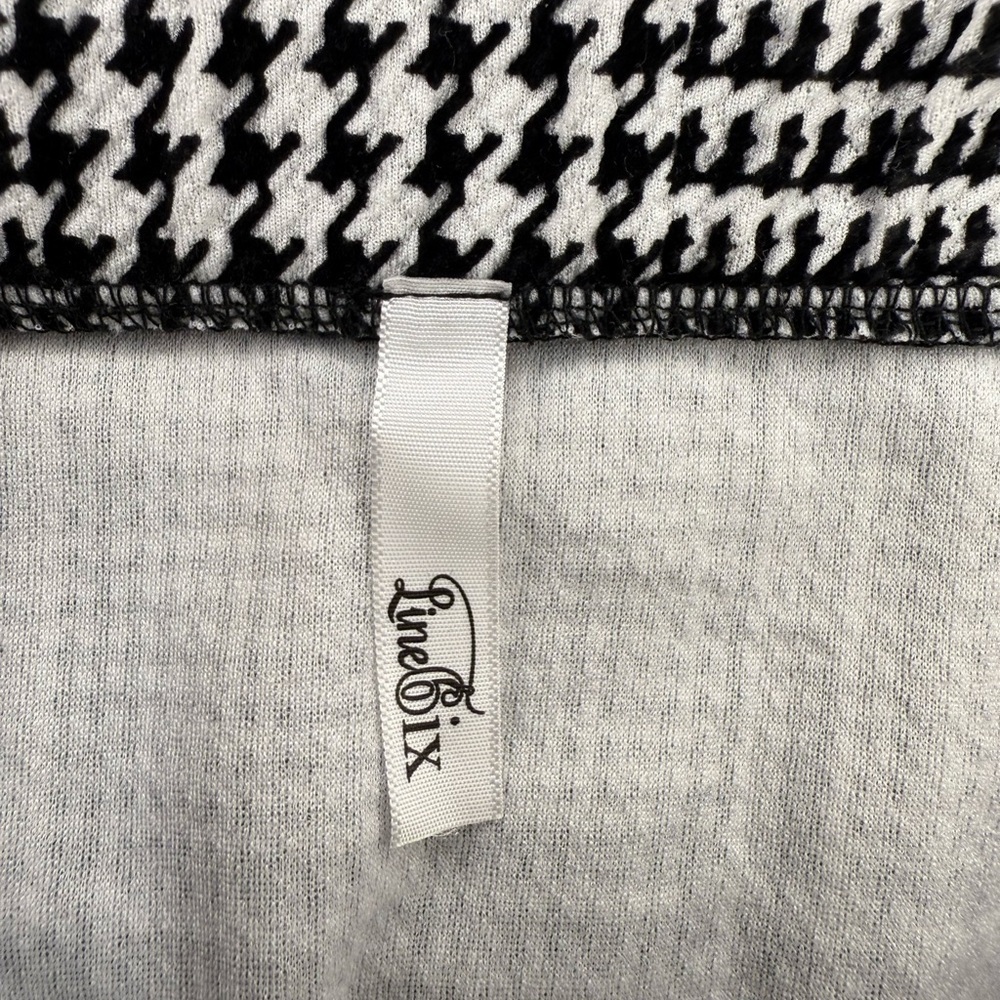 🖤Line & Six Black and White Houndstooth Wrap Mini Skirt - Size L🤍 - Picture 6 of 7